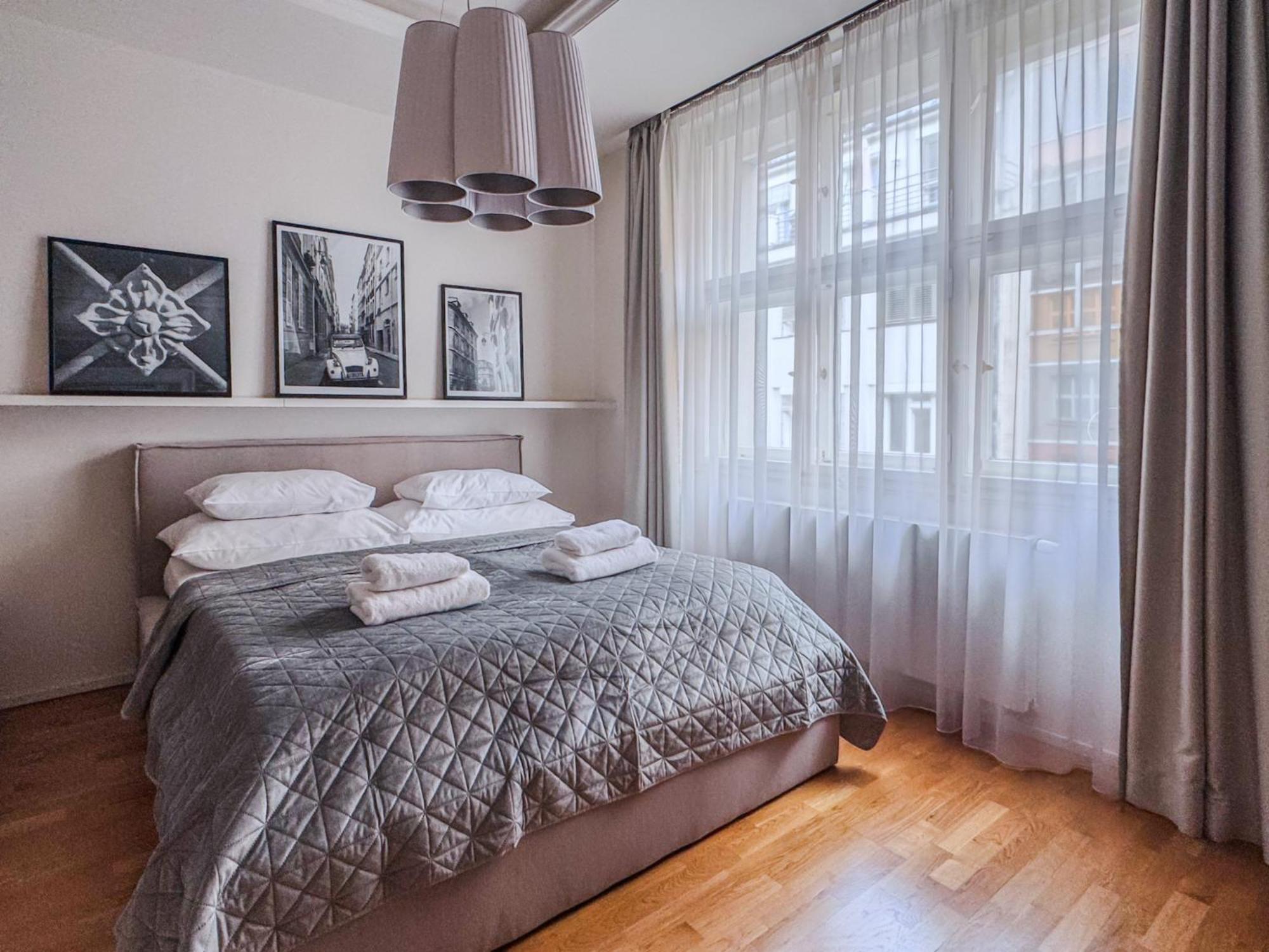 Unique Old Town Apartments At Palace Dlouha Prague Extérieur photo
